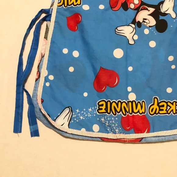 Mickey Minnie Mouse Activity Apron with  Pockets - Picture 11 of 15